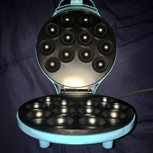 Make 24 CAKE POP/DONUT HOLE MAKER+ PAN-LIKE NEW!